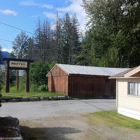 The Hitching Post Motel Pemberton Zewnętrze zdjęcie