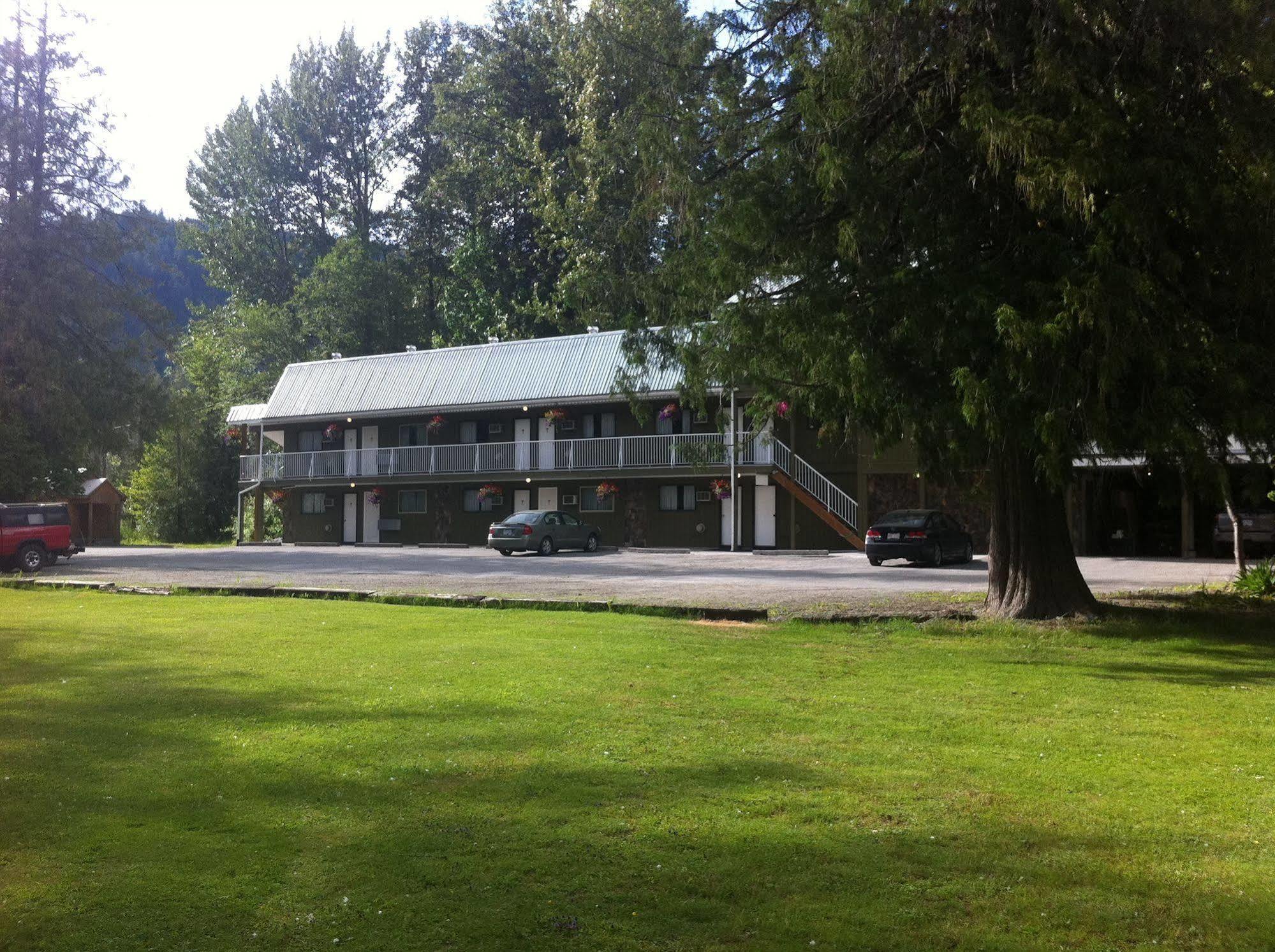 The Hitching Post Motel Pemberton Zewnętrze zdjęcie
