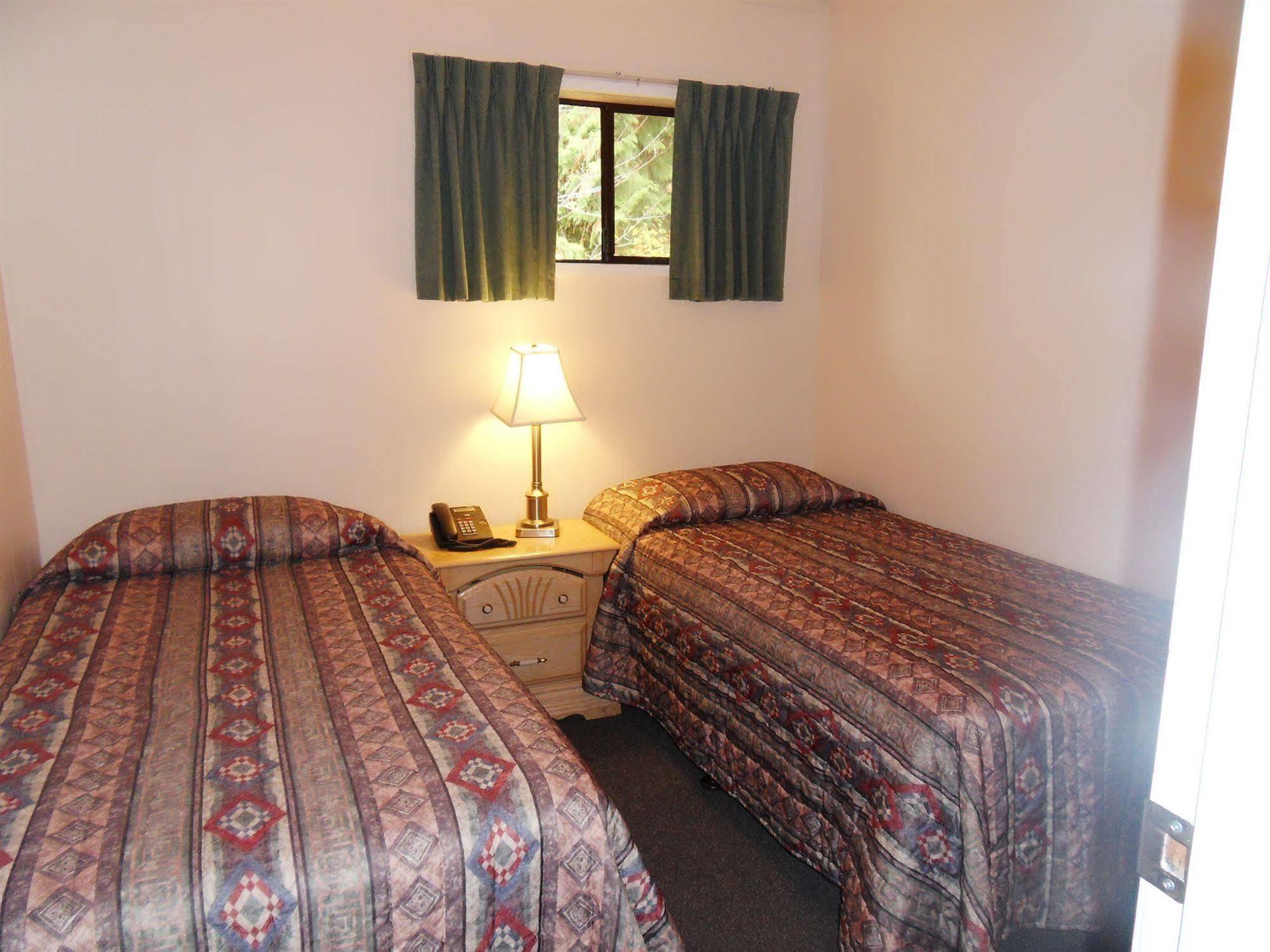 The Hitching Post Motel Pemberton Zewnętrze zdjęcie