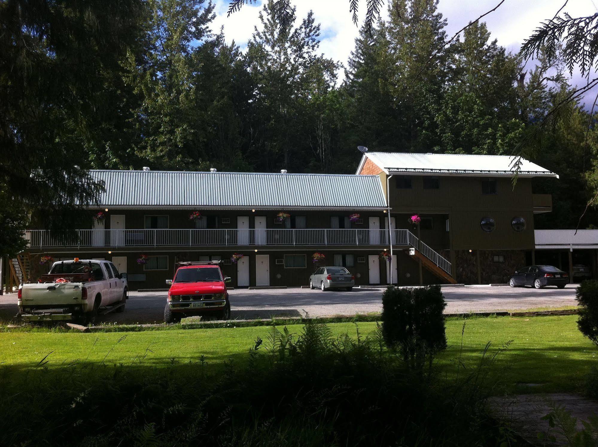 The Hitching Post Motel Pemberton Zewnętrze zdjęcie