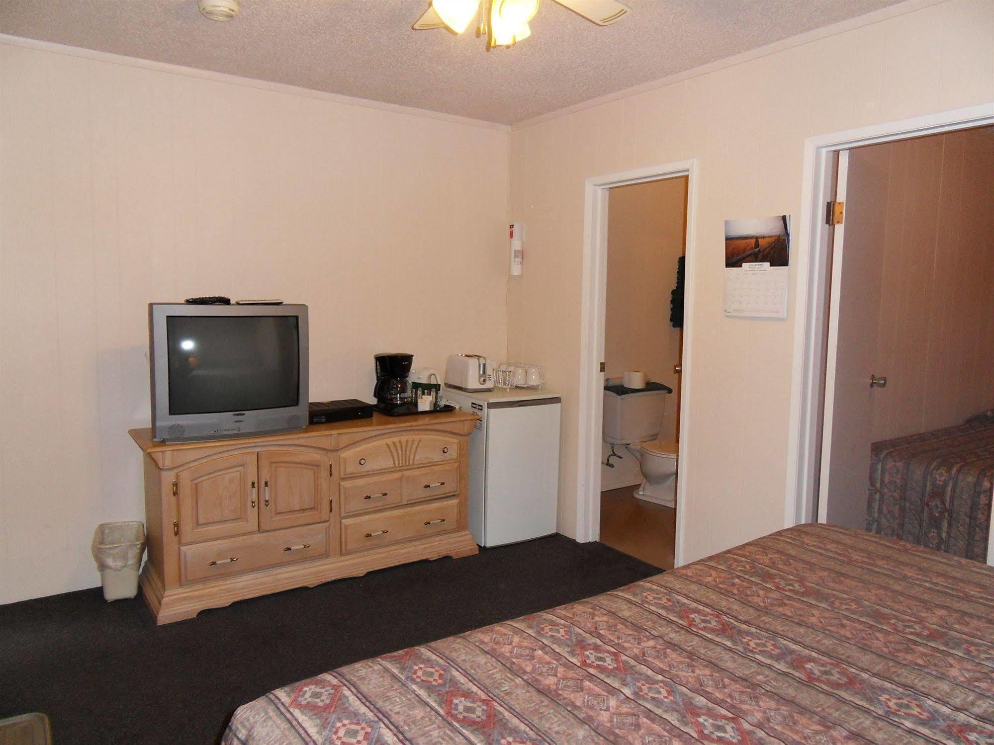 The Hitching Post Motel Pemberton Zewnętrze zdjęcie