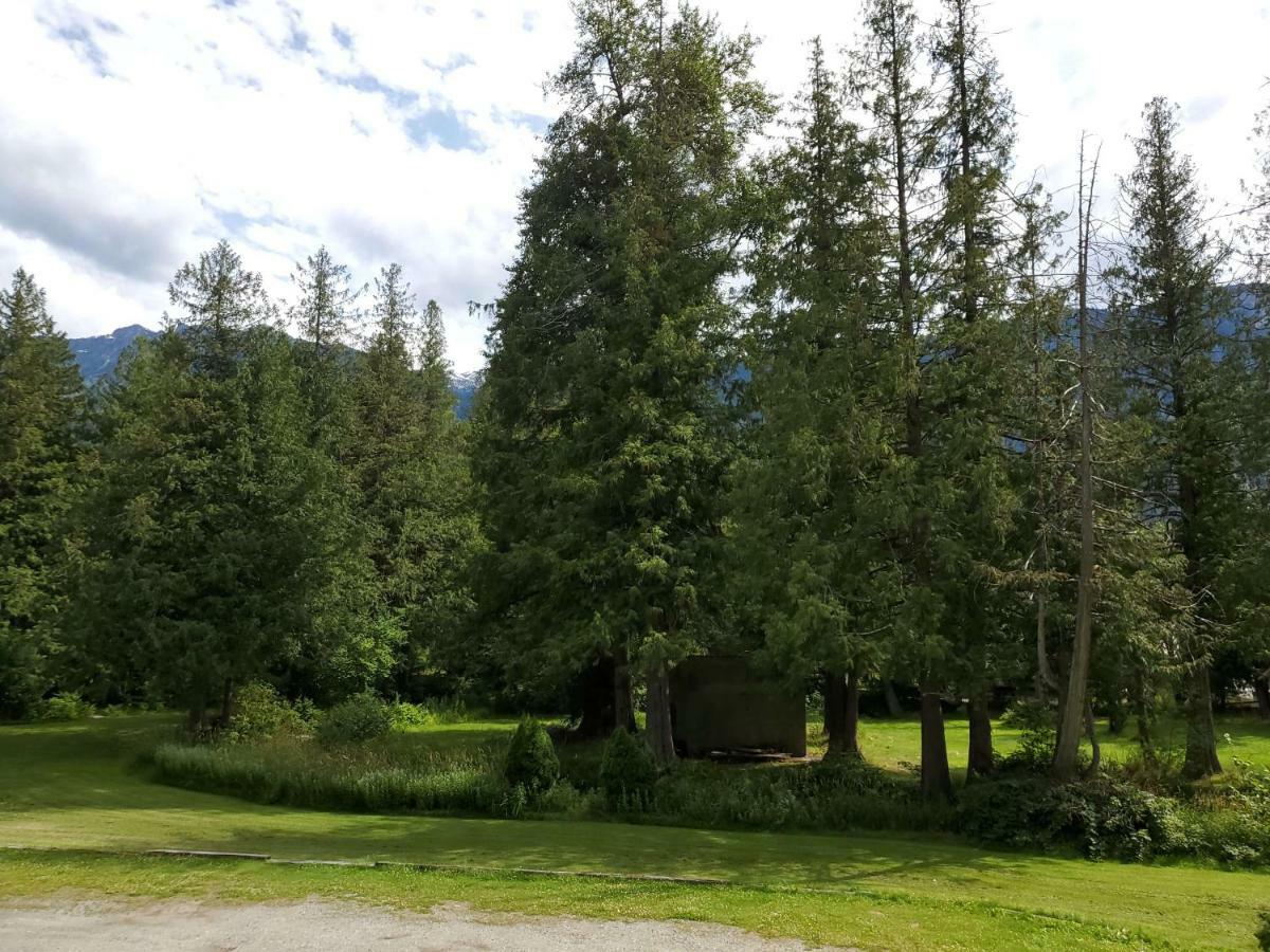 The Hitching Post Motel Pemberton Zewnętrze zdjęcie