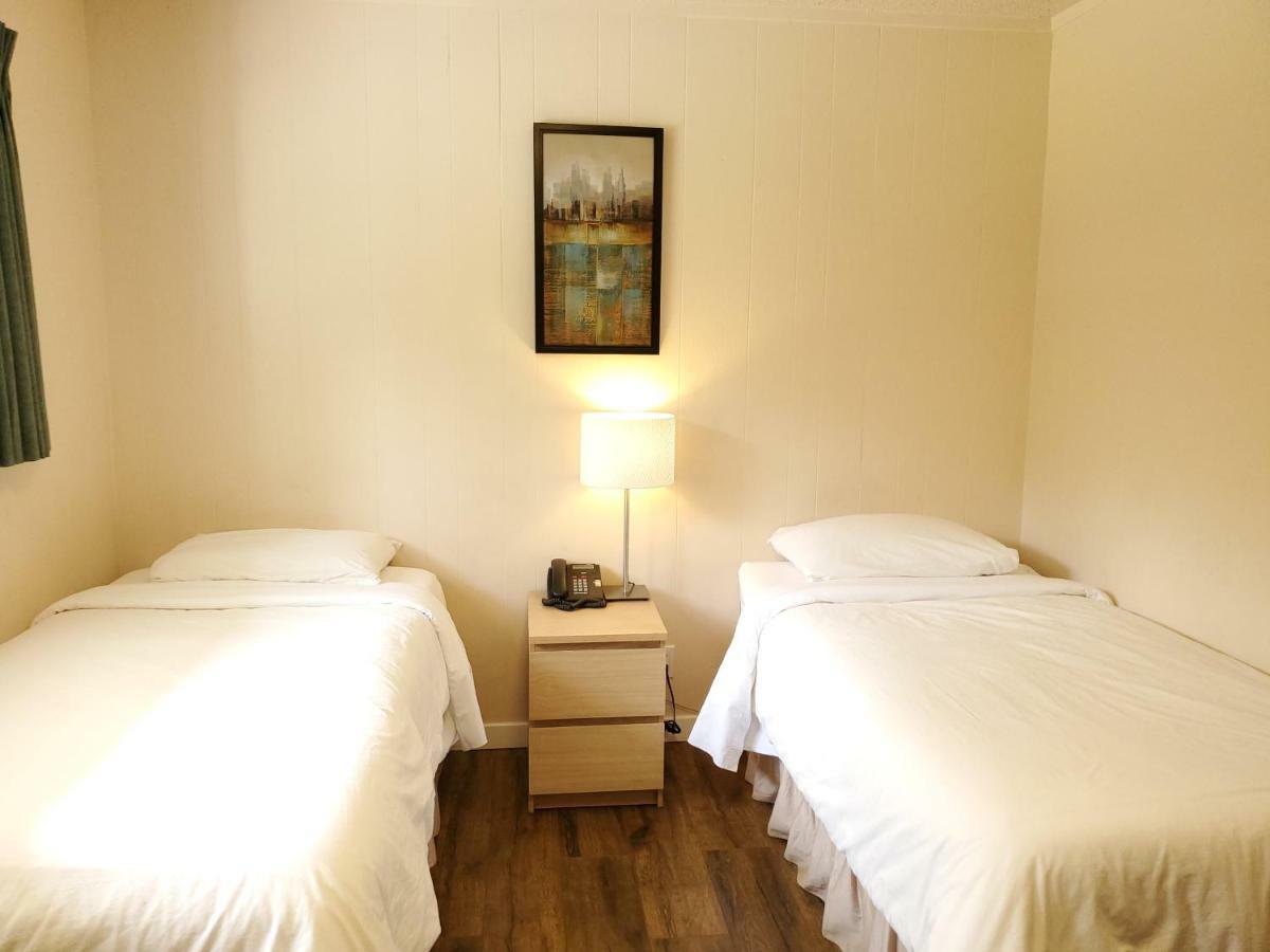 The Hitching Post Motel Pemberton Zewnętrze zdjęcie
